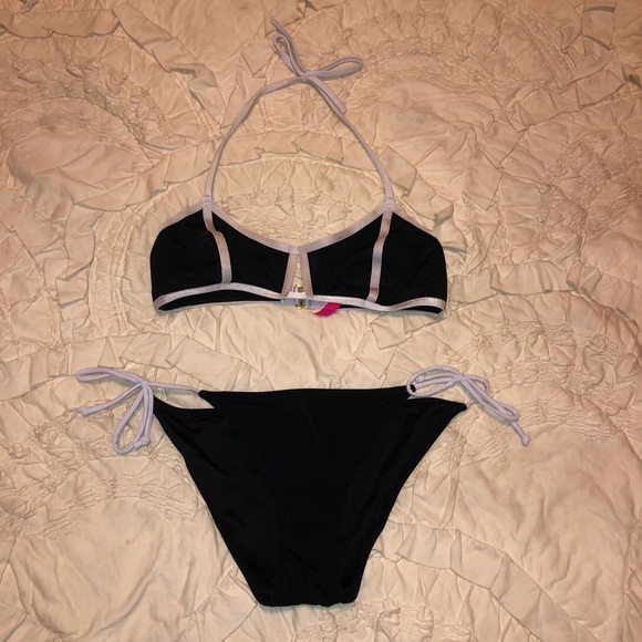 Victoria’s Secret Bikini black and white - Picture 1 of 7